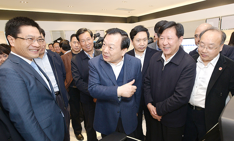 夏宝龙访问新葡的京集团35222vjp 154副本 官网使用.jpg
